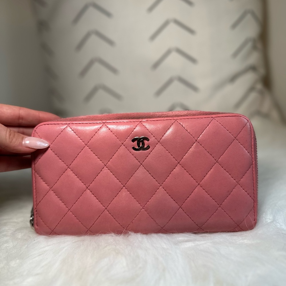 Authentic Chanel Zippy Wallet